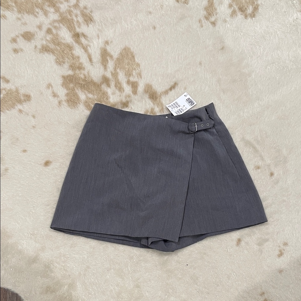 H&M Wrap Skort in gray